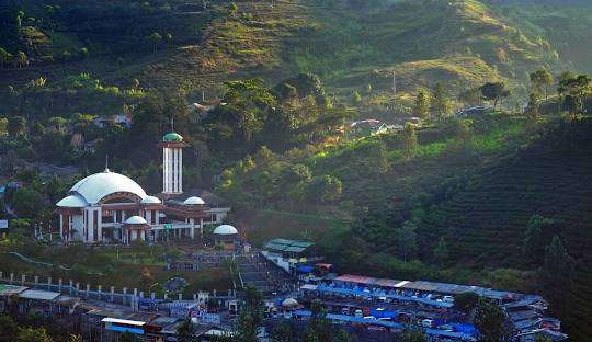 Masjid Atta'Awun Puncak Bogor